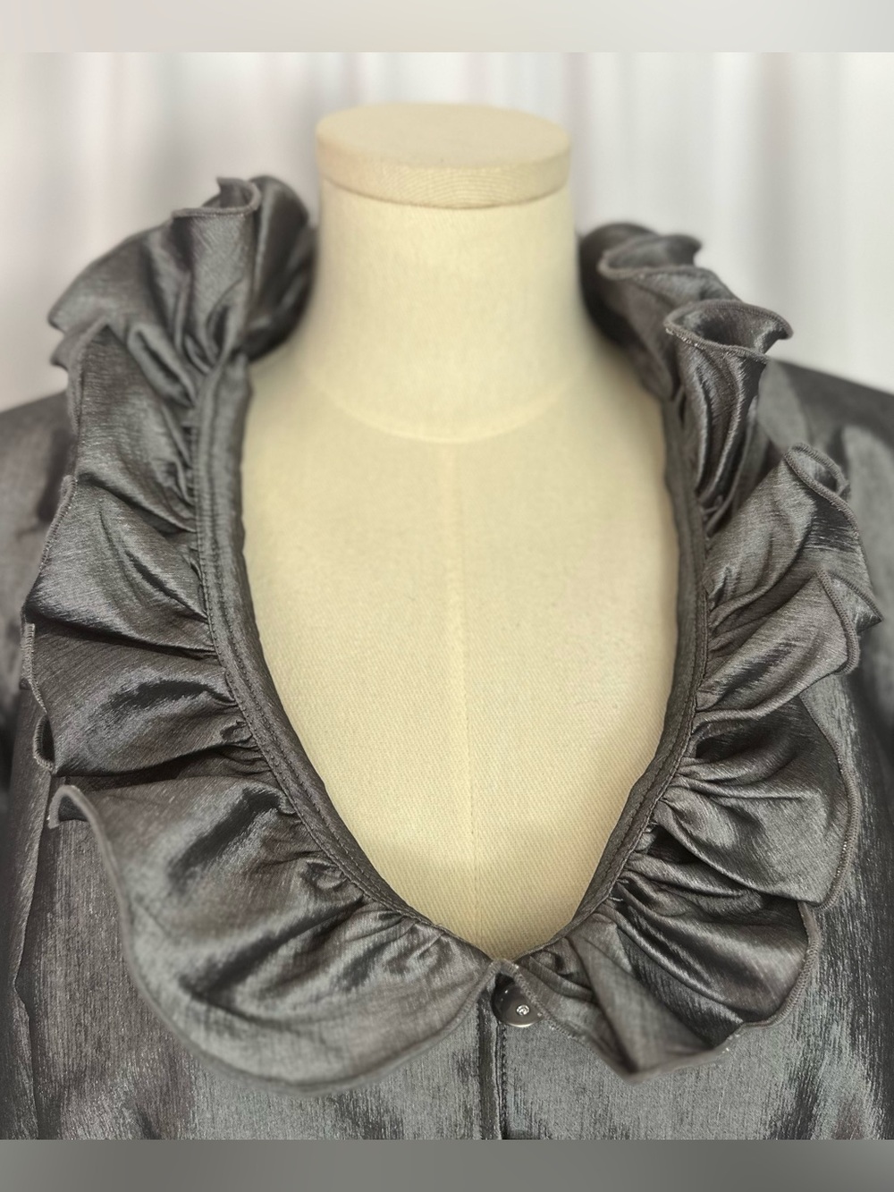 Nicolette Women’s Metallic Gray Ruffle Jacket Bell Sleeve Button Front (1415) - Picture 7 of 15